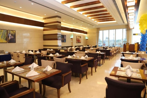 Deluxe Room Near Dubai Internet City Metro Station 8 Luxury Bookings