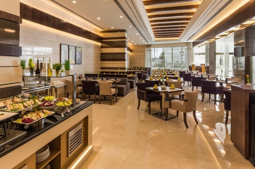 Deluxe Room Near Dubai Internet City Metro Station 9 Luxury Bookings