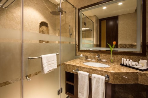 Deluxe Room Near Dubai Internet City Metro Station 3 Luxury Bookings
