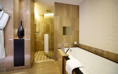 Imperial King Room Near Sheraton Resort Abu Dhabi 3 Luxury Bookings