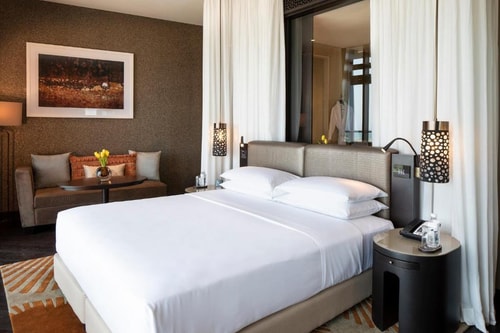 King Room Near The Founder's Memorial 1 Luxury Bookings
