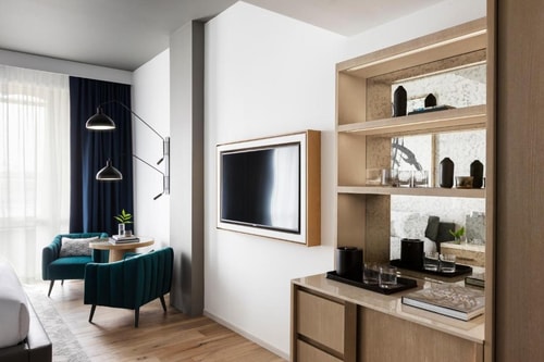 King Room Near Paparazzi Chophouse DAL 6 Luxury Bookings