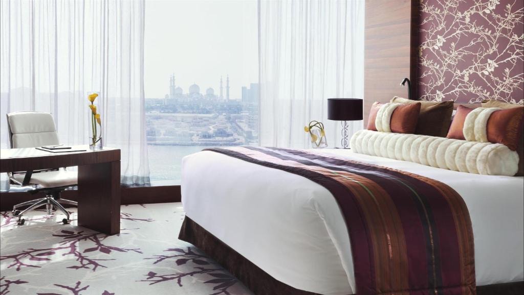 Junior King Suite Near Department of Education AUH Luxury Bookings