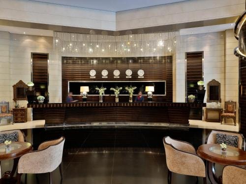 2 Bedroom Apartment Near Dubai Internet City Metro 18 Luxury Bookings