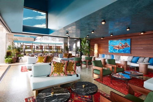 King Room Near Blue Print Showroom DAL 18 Luxury Bookings