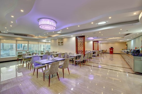 Deluxe King Or Twin Room Near Ansar Mall 9 Luxury Bookings