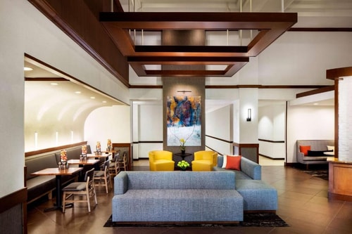 King Room Near Churchill Tower DAL 4 Luxury Bookings