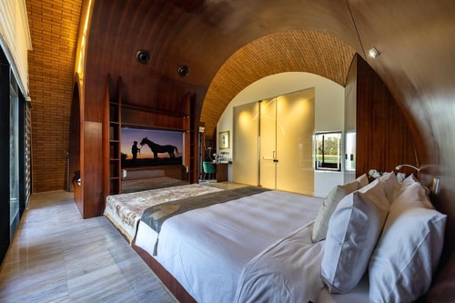 Chalet Room Near Boabdil’s Lair Restaurant 2 Luxury Bookings