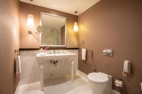 Classic Room Near Banan Beach By Luxury Bookings 2 Luxury Bookings