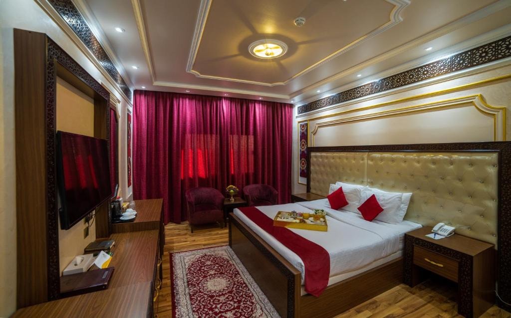 Standard Room Near Grove Village by luxury booking Luxury Bookings