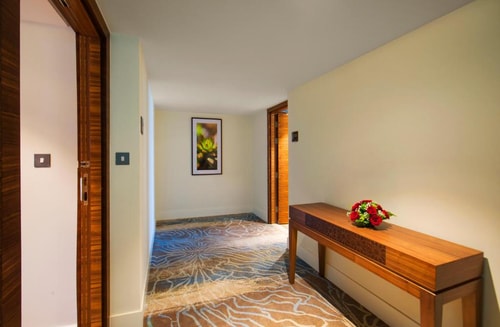Two Bedroom King Suite Near Al Naeem Mall 5 Luxury Bookings