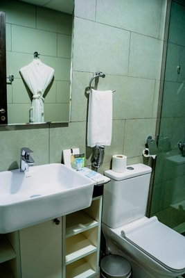 One Bedroom Apartment Near Safeer Mall 3 Luxury Bookings