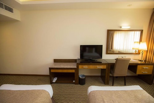 Deluxe Room Near Tudomart By Luxury Bookings AC 3 Luxury Bookings