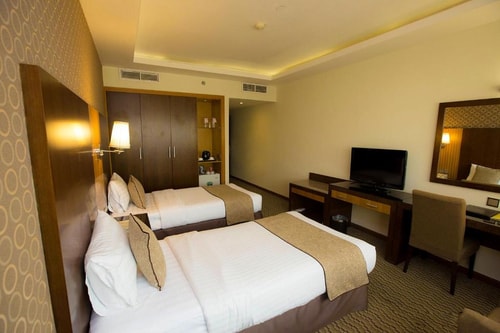 Deluxe Room Near Tudomart By Luxury Bookings AC 4 Luxury Bookings