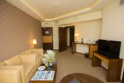 Deluxe Room Near Tudomart By Luxury Bookings AC 14 Luxury Bookings