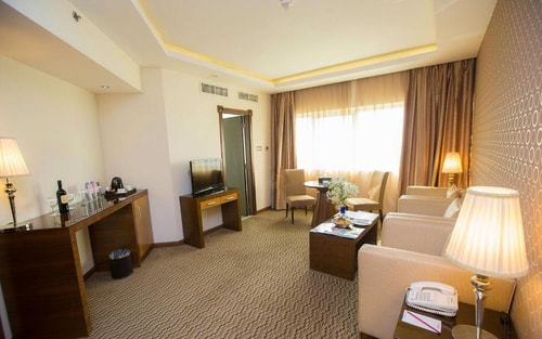Deluxe Room Near Tudomart By Luxury Bookings AC 16 Luxury Bookings