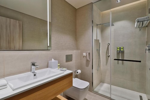 Studio Near Al Jaddaf Metro with Free Breakfast 2 Luxury Bookings