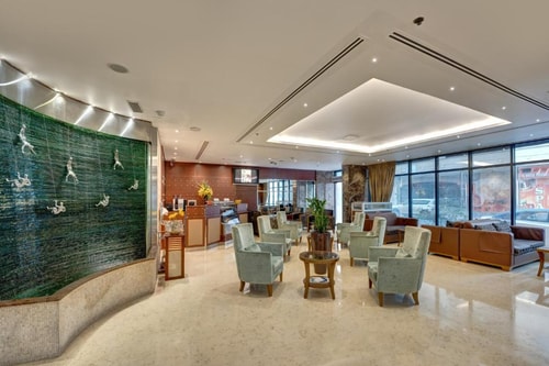 Deluxe Room Near Mashreq Metro Ac 7 Luxury Bookings
