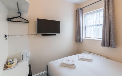 Double Or Twin Room Near Big Picture LON 4 Luxury Bookings