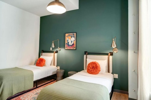 Classic Twin Room Near Tree House Rooftop WDC 1 Luxury Bookings