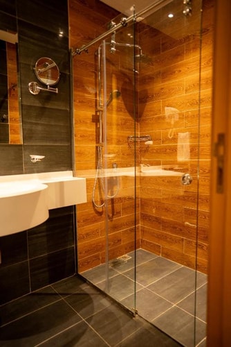 Superior King Room Near Jewel Of The Creek Tunnel 3 Luxury Bookings