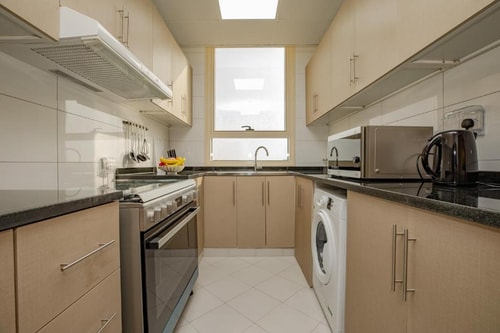 Two Bedroom Apartment Near National Supermarket 6 Luxury Bookings