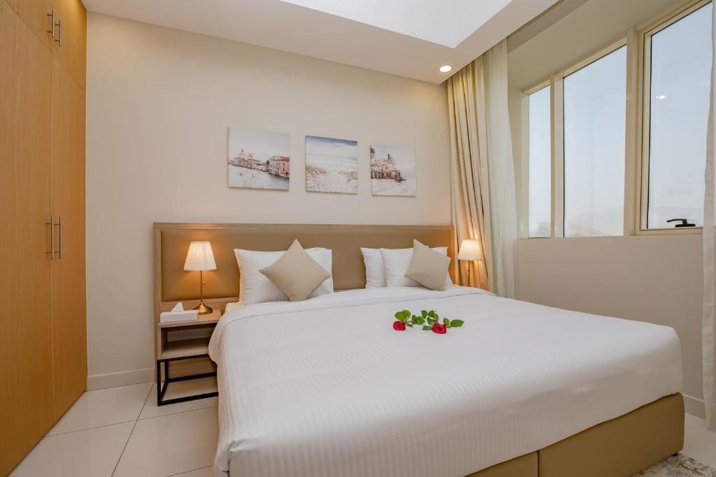 Two Bedroom Apartment Near National Supermarket Luxury Bookings