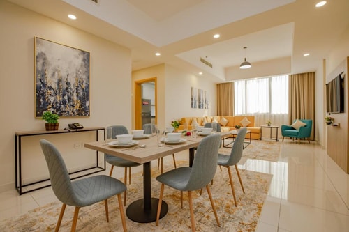 Two Bedroom Apartment Near National Supermarket 5 Luxury Bookings