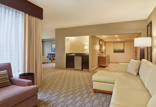 King Room Near American Medical Response HOU 5 Luxury Bookings