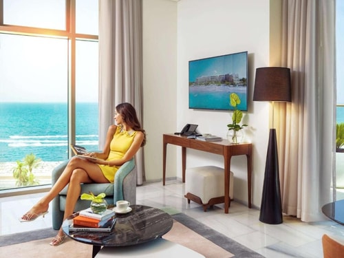 2 Bedroom Suite in Palm Jumeirah By Luxury Booking 5 Luxury Bookings