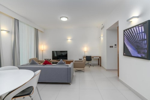 Three Bedroom Apartment Near Deserted Drive Park 3 Luxury Bookings