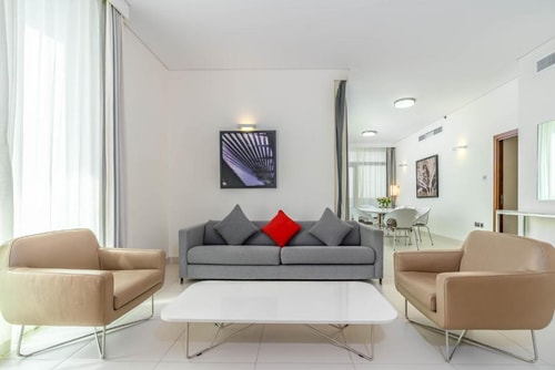 Three Bedroom Apartment Near Deserted Drive Park 4 Luxury Bookings