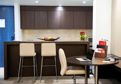 Luxury One Bedroom Suite Room in Yas Island 3 Luxury Bookings