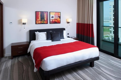 FAMILY STUDIO SUITE NEAR CIVIC SQUARE PARK 0 Luxury Bookings