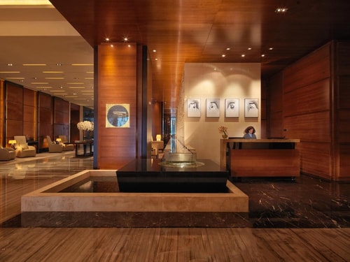 Deluxe King Or Twin Room Near Galleria Mall 4 Luxury Bookings