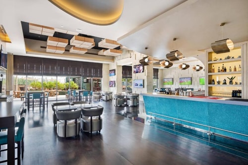 Junior King Suite Near Al Forson Village 7 Luxury Bookings
