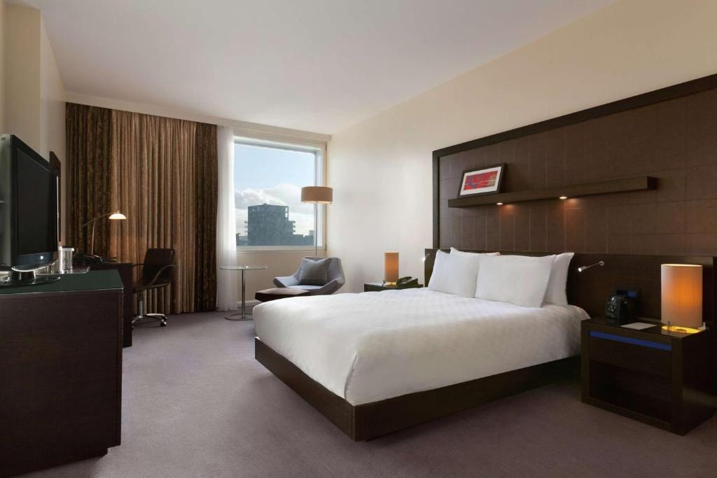 Double Room Near Jubilee Park LON Luxury Bookings