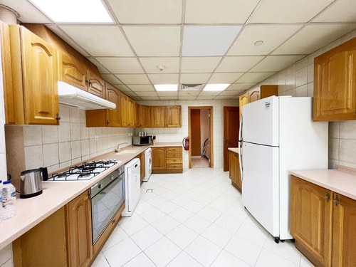 Three Bedroom Apartment Near Al Murooj Complex 6 Luxury Bookings