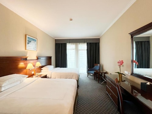 Three Bedroom Apartment Near Al Murooj Complex 3 Luxury Bookings