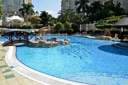 Deluxe Room Near AL Murooj Complex 8 Luxury Bookings