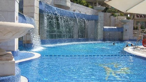 Deluxe Room Near AL Murooj Complex 10 Luxury Bookings