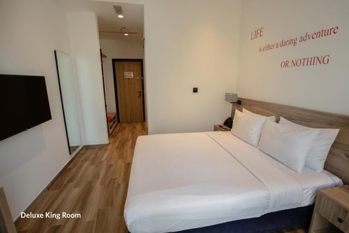 Deluxe King Or Twin Room Near Al Jadaf Metro Luxury Bookings