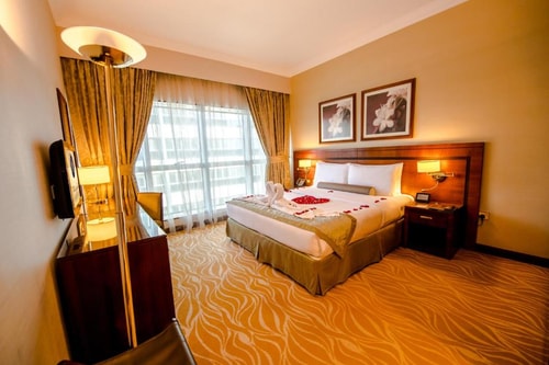 Two Bedroom Apartment near Sheikh Hazza MosquePark 0 Luxury Bookings
