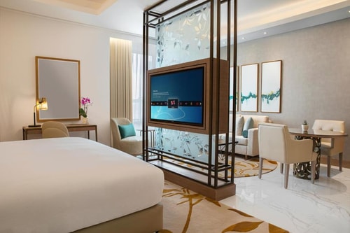 King Studio near Spring Green Supermarket Al Jadaf 4 Luxury Bookings