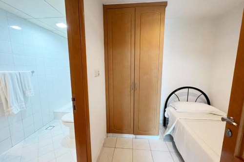 Three Bedroom Apartment Near Al Murooj Complex 2 Luxury Bookings