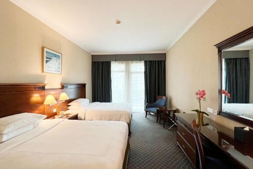 Three Bedroom Apartment Near Al Murooj Complex 1 Luxury Bookings