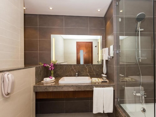 Deluxe Room Near Mall Of The Emirates 5 Luxury Bookings