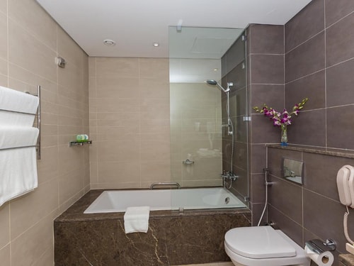 Deluxe Room Near Mall Of The Emirates 4 Luxury Bookings