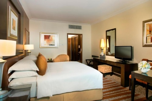 Deluxe Room Near AL Murooj Complex 2 Luxury Bookings