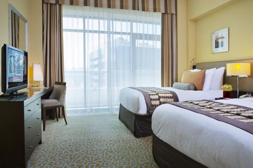 Executive 3br Apartmnt near internet metro station 8 Luxury Bookings
